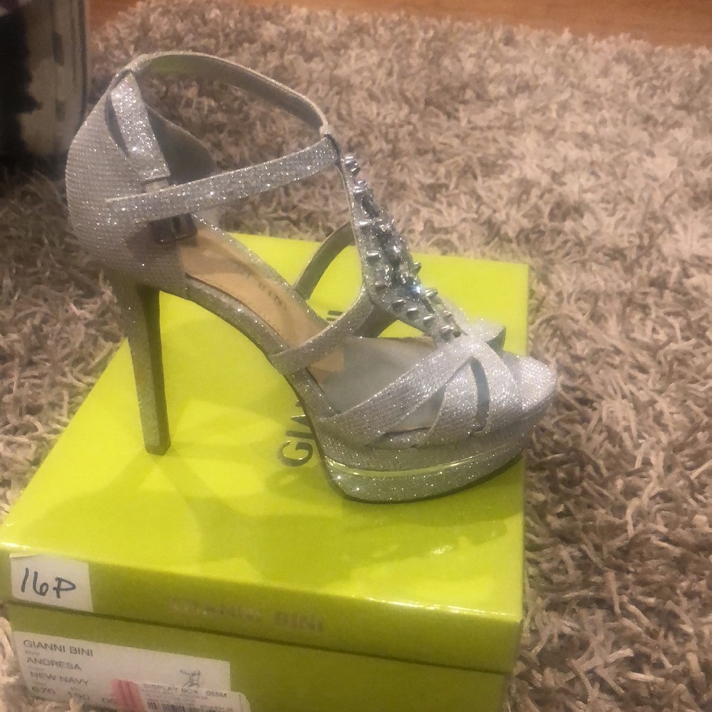 GIANNI BINI Heels. Size 6. Silver and glitter . - Picture 4 of 12
